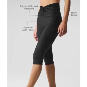 NWOT ALO Yoga High-Waist Airlift Mesh Divine Capri Leggings- Size Small